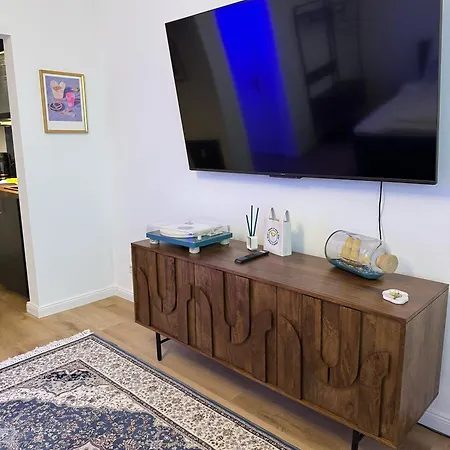 Cuxheaven Modernes Studio-apartment Direkt Am Mit 65 Zoll Tv Und Tiefgarage In Duhnen