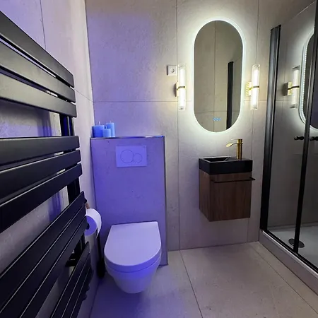 Cuxheaven - Modernes Studio-apartment Direkt Am Mit 65 Zoll Tv Und Tiefgarage In Duhnen 아파트 쿡스하펜