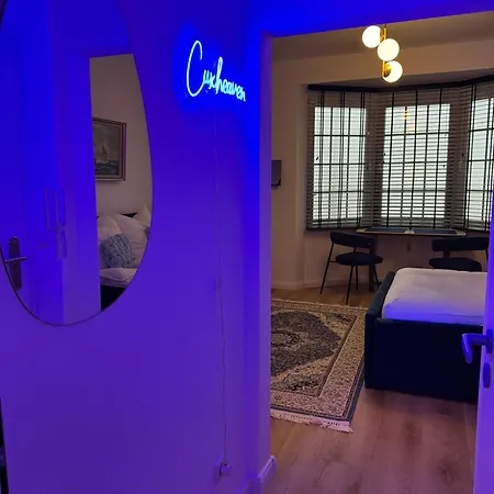 Cuxheaven Modernes Studio-apartment Direkt Am Mit 65 Zoll Tv Und Tiefgarage In Duhnen