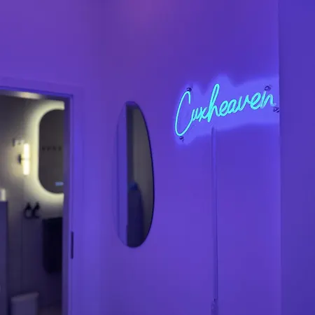 Cuxheaven - Modernes Studio-apartment Direkt Am Mit 65 Zoll Tv Und Tiefgarage In Duhnen *