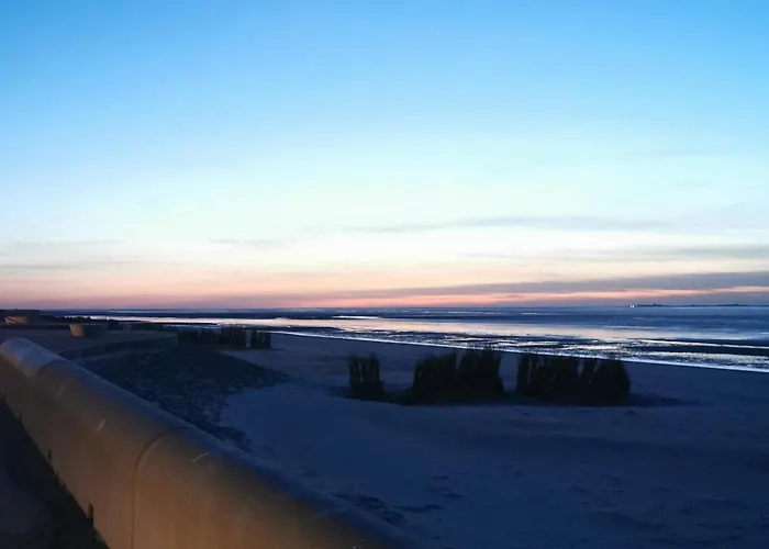 Cuxheaven - Modernes Studio-apartment Direkt Am Mit 65 Zoll Tv Und Tiefgarage In Duhnen Cuxhaven